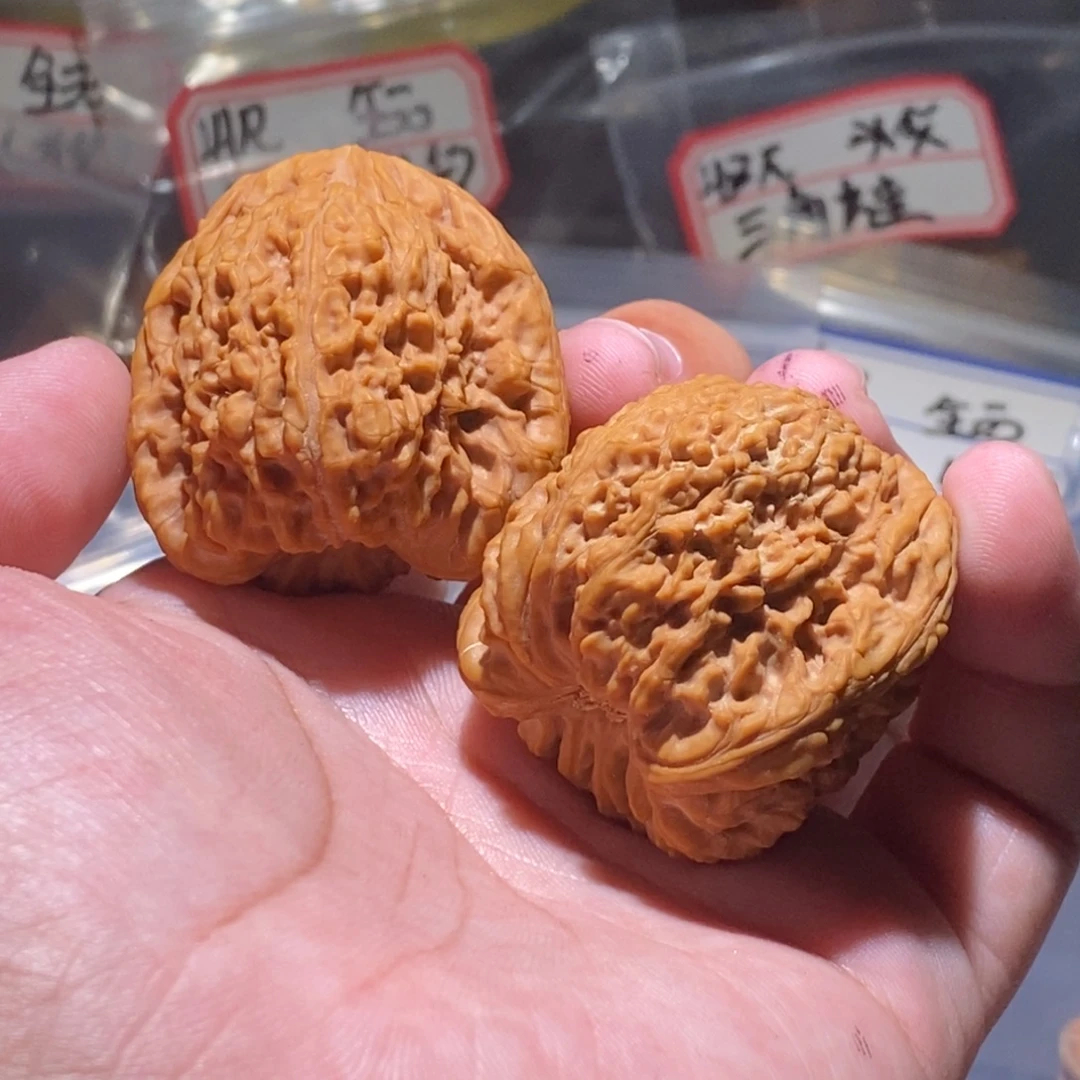 M***版吊坠文玩核桃40全品南疆