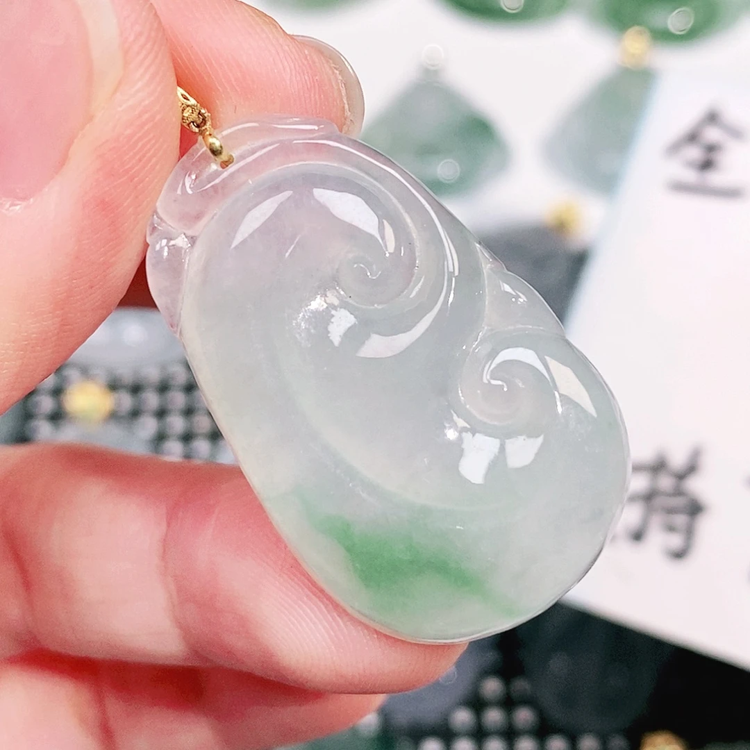 翡翠18K金镶嵌颈饰