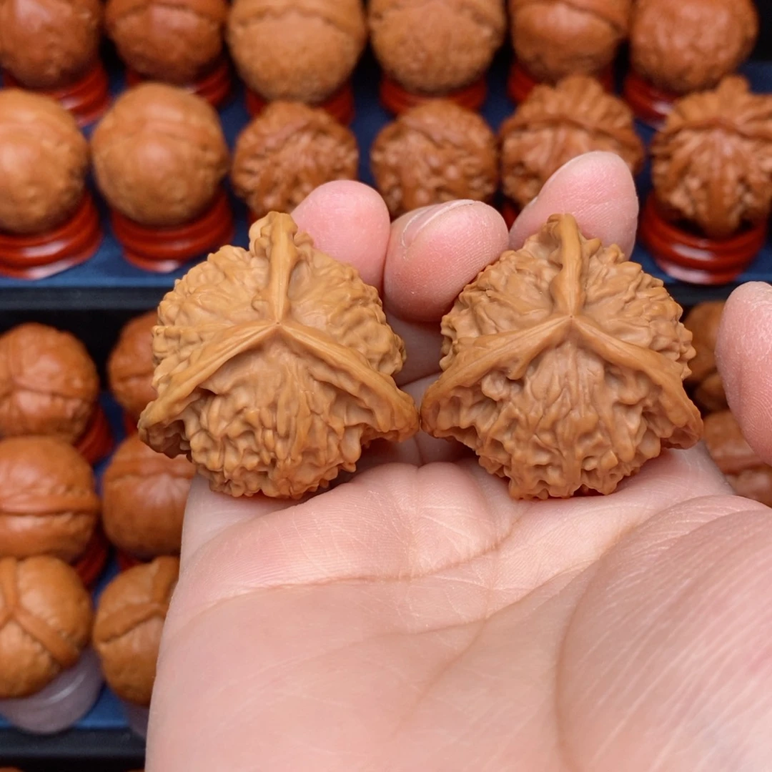 把件文玩核桃手捻盘山正奔