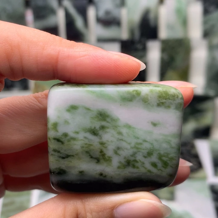 独山玉未镶嵌颈饰L****n