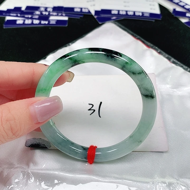 翡翠手镯（圆镯）未镶嵌