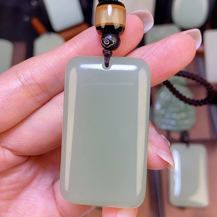 【闪购商品】颈饰未镶嵌和田玉