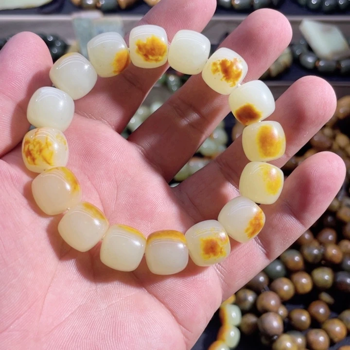 透闪石质玉手串未镶嵌