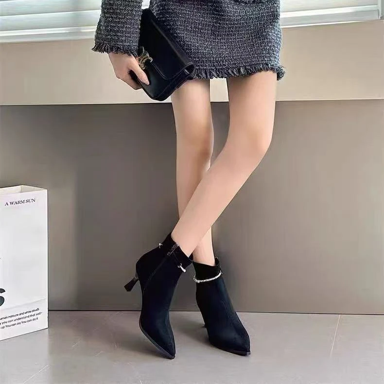 C7409 黑色绒里 气质弹力靴女2025秋冬法式尖头高跟短靴瘦瘦靴