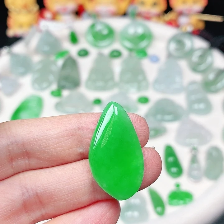 翡翠未镶嵌颈饰缅甸天然A货翡翠