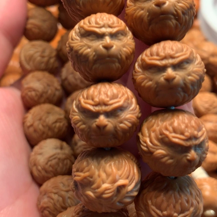 【闪购商品】猴头核桃吊坠吕*廷悟空