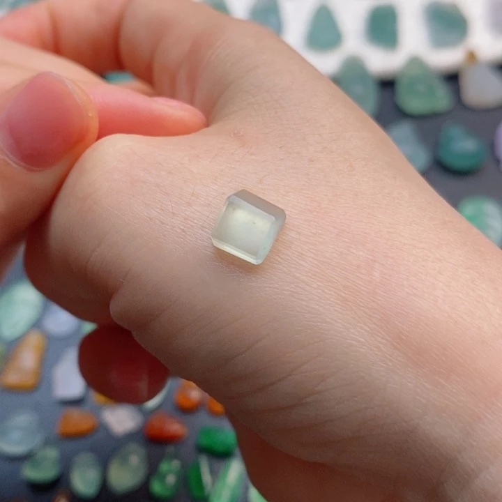 定制翡翠未镶嵌切割