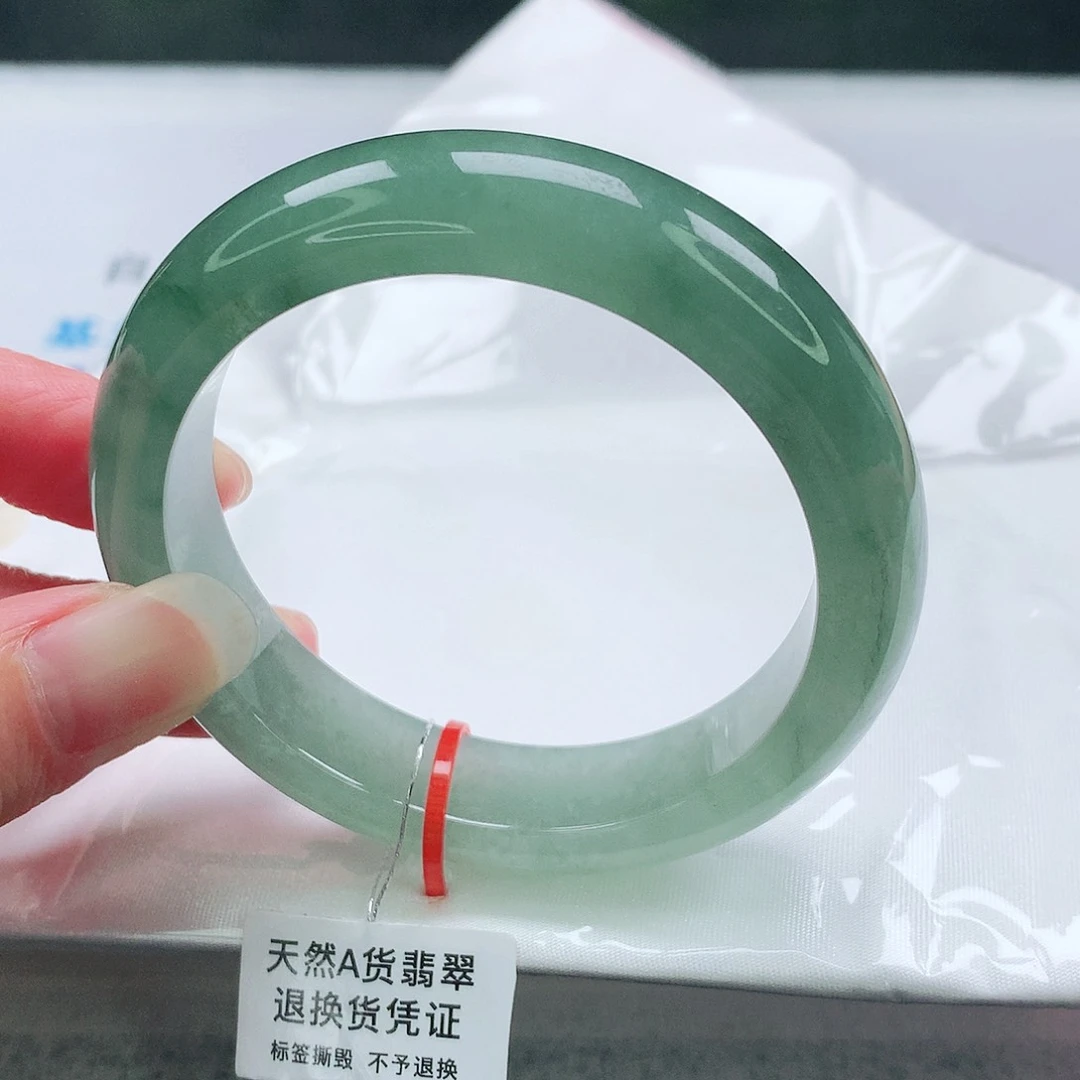 翡翠手镯未镶嵌53圈