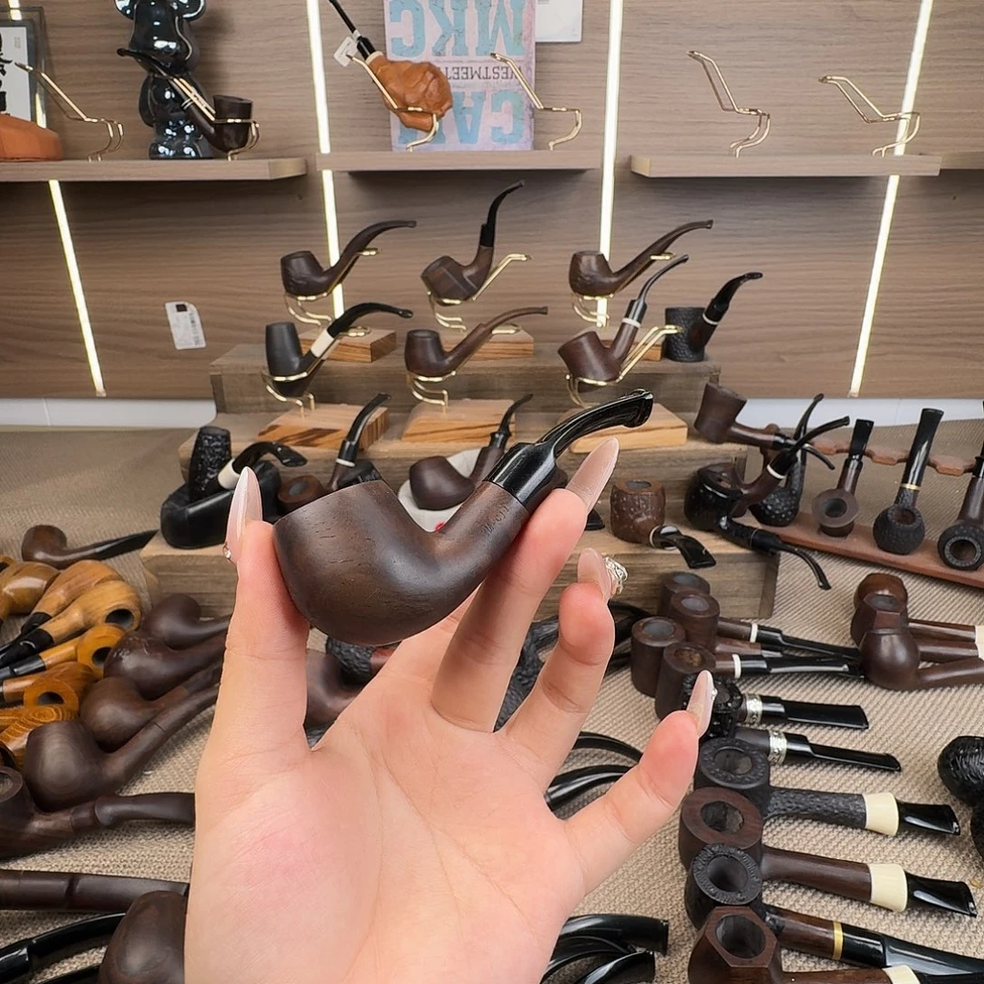 黑檀木黑檀木的颜色很好看