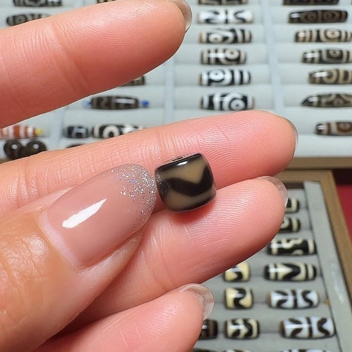 潇***客玛瑙/玉髓未镶嵌颈饰