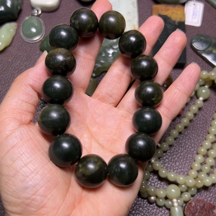 用***3岫岩河磨玉（透闪石质玉）未镶嵌颈饰