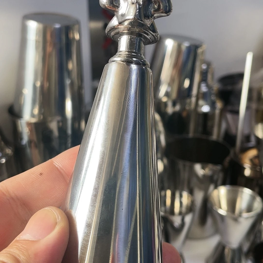 金属畿骷髅头盎司器