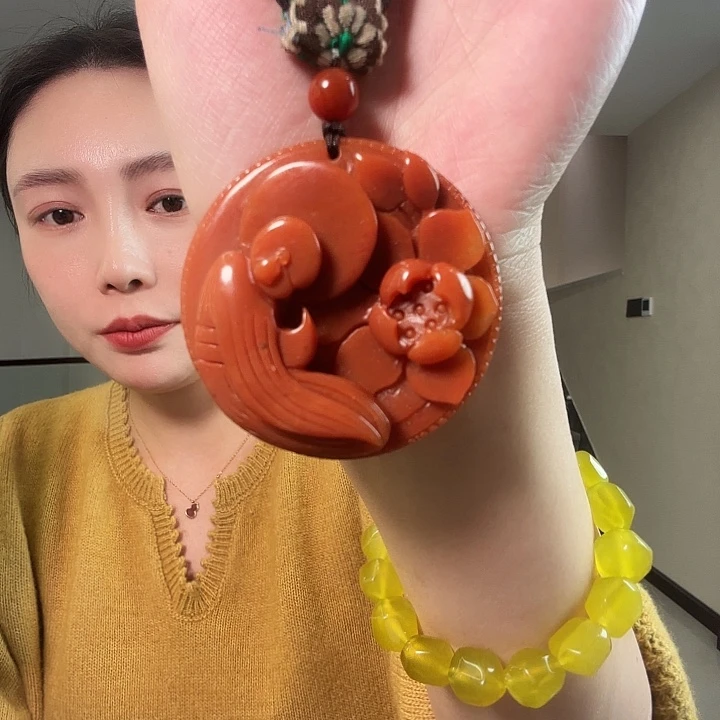 鹿***姐蛇纹石玉未镶嵌颈饰