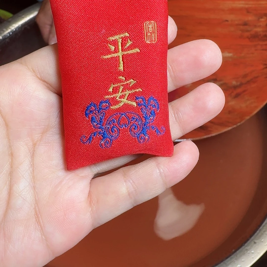 天然辰砂天然晶体吊坠