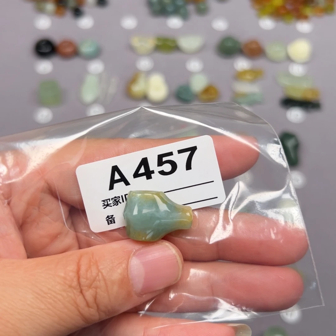 未镶嵌蛇纹石玉颈饰N***a