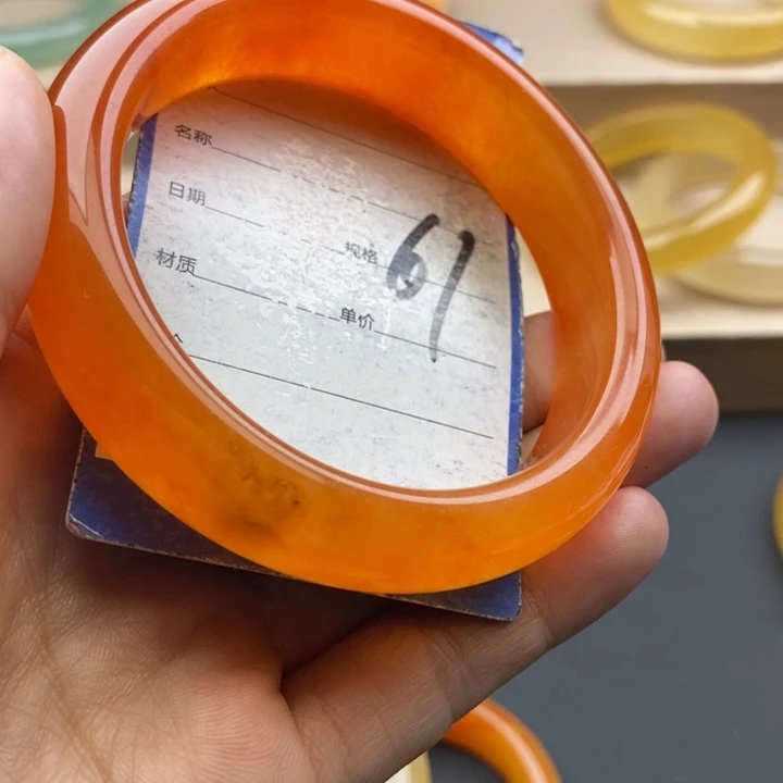 石英质玉未镶嵌手镯