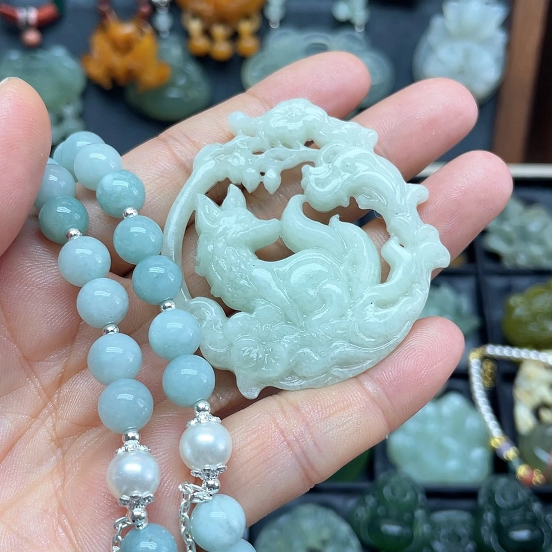 蛇纹石玉未镶嵌颈饰