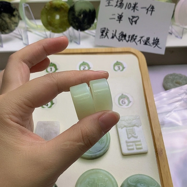未镶嵌蛇纹石玉项链滨*