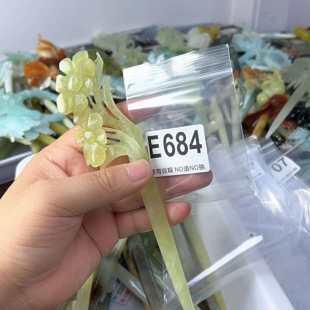 蛇纹石玉合金发饰春*。