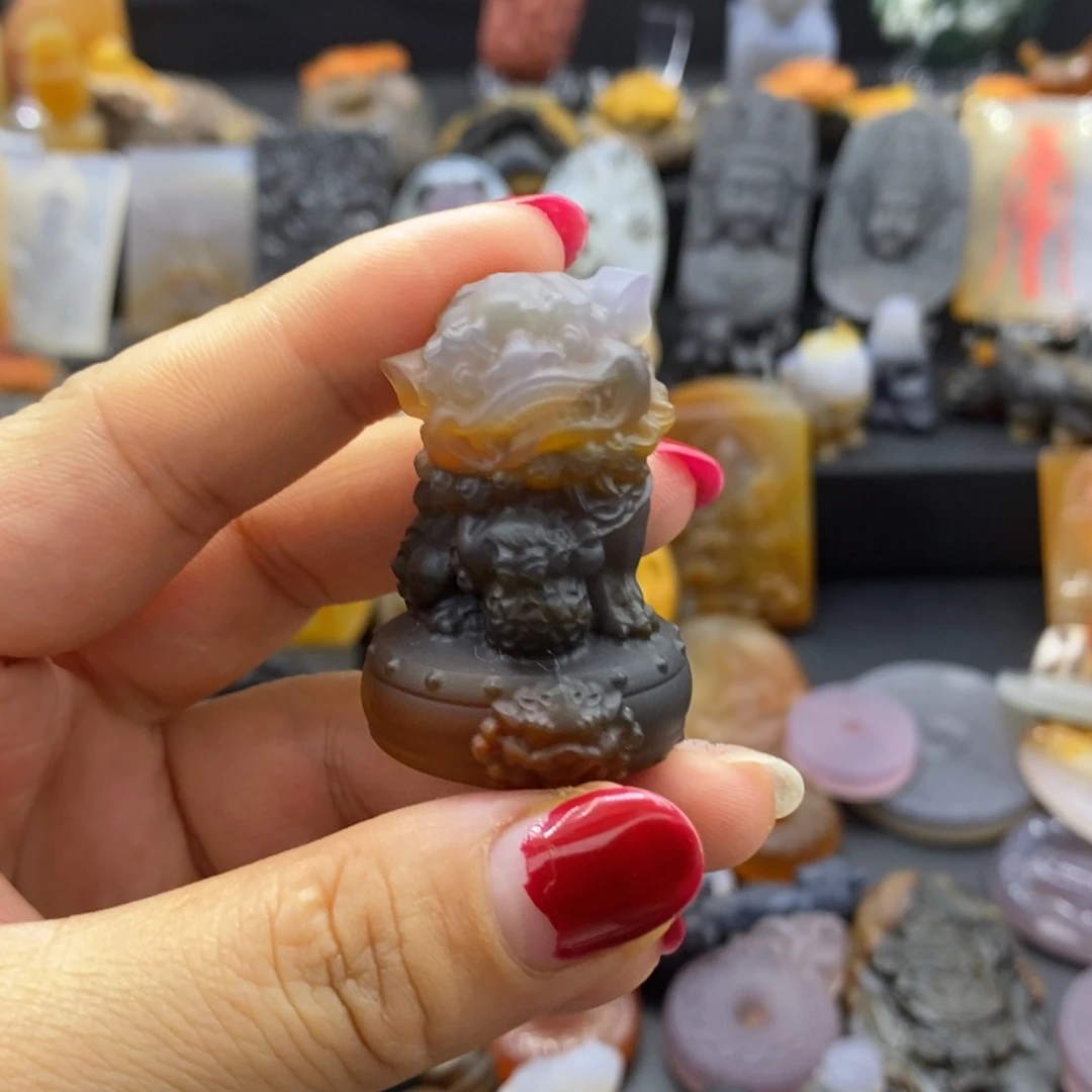 玛瑙/玉髓颈饰未镶嵌佳****?