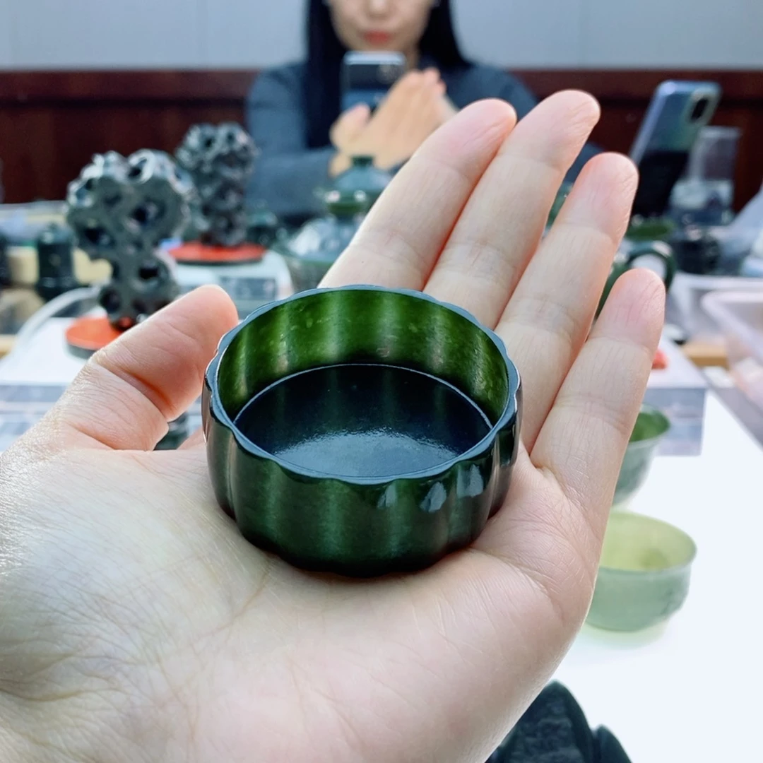 未镶嵌和田玉摆件