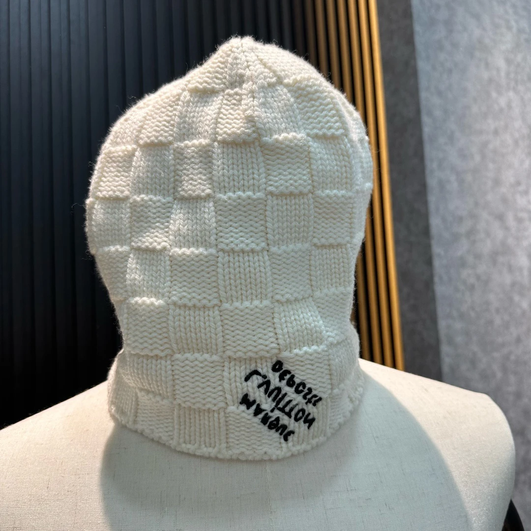 99新 LouisVuitton/路易威登 奶白色刺绣logo冷帽 新同如图