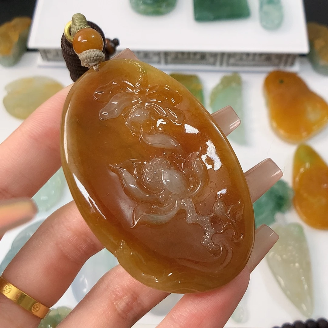 颈饰未镶嵌翡翠荷叶鱼