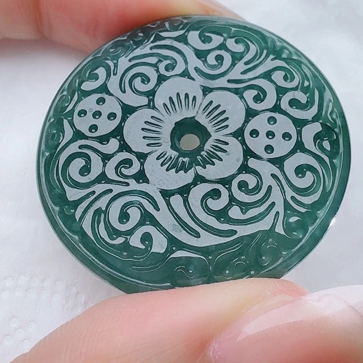 翡翠未镶嵌颈饰天然的A货翡翠多样性发其一