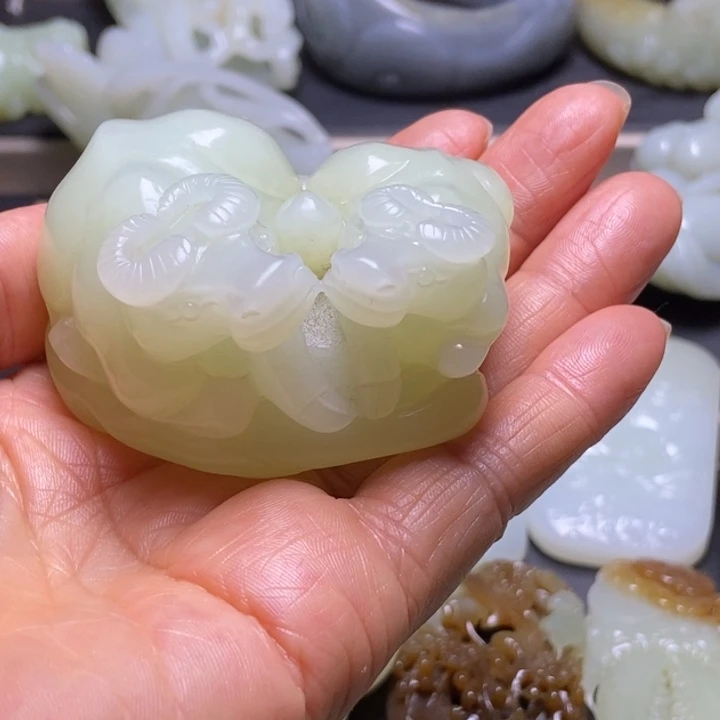 行***派和田玉未镶嵌挂件