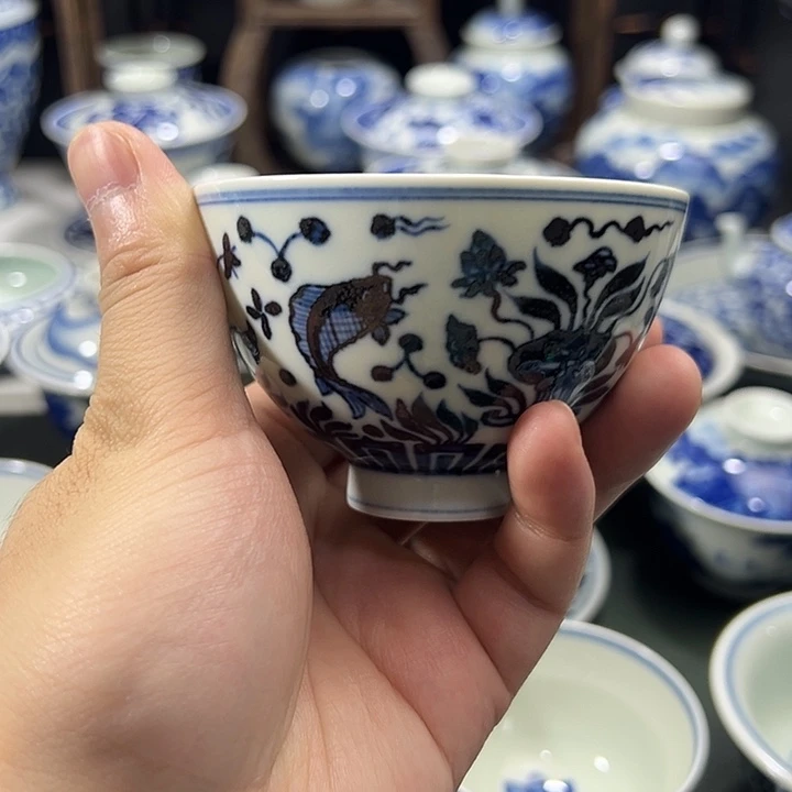 R***罗柴窑鱼藻纹鸡心杯