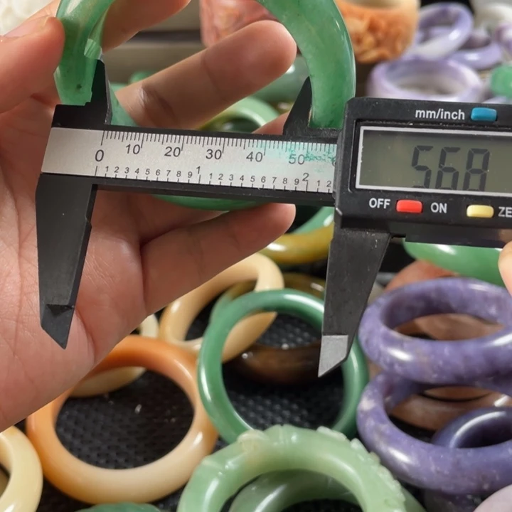 石英岩玉手镯未镶嵌