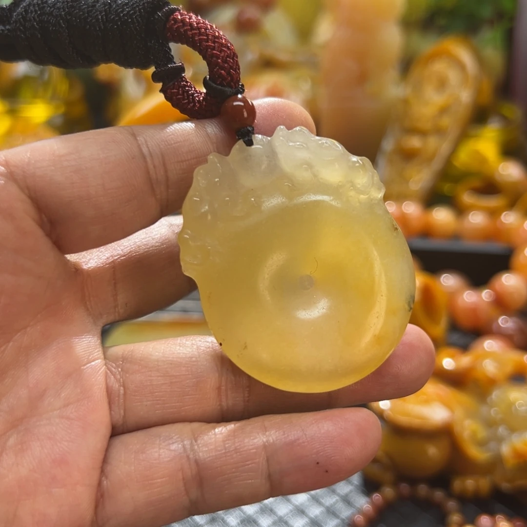 石英质玉未镶嵌颈饰