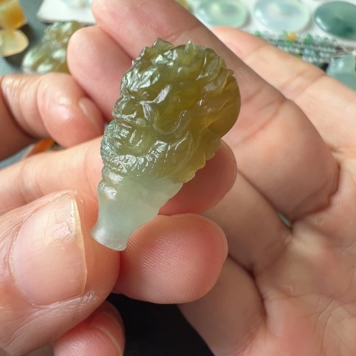 未镶嵌定制翡翠黄加绿