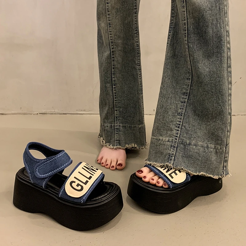 爆款小个子松糕厚底凉鞋女夏季外穿2025新款百搭罗马鞋增高沙滩鞋