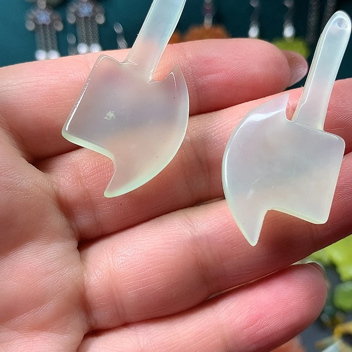 未镶嵌蛇纹石玉耳饰