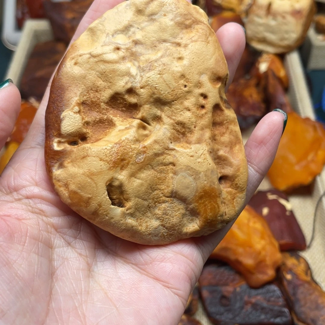 是***花未镶嵌琥珀珠宝奇石