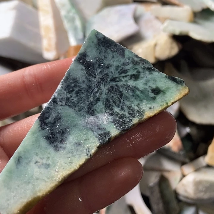 翡翠颈饰未镶嵌天然翡翠