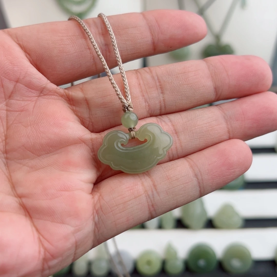 吊坠(赠链)未镶嵌和田玉666