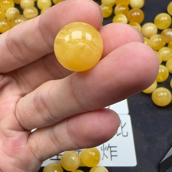 未镶嵌琥珀裸石天然72