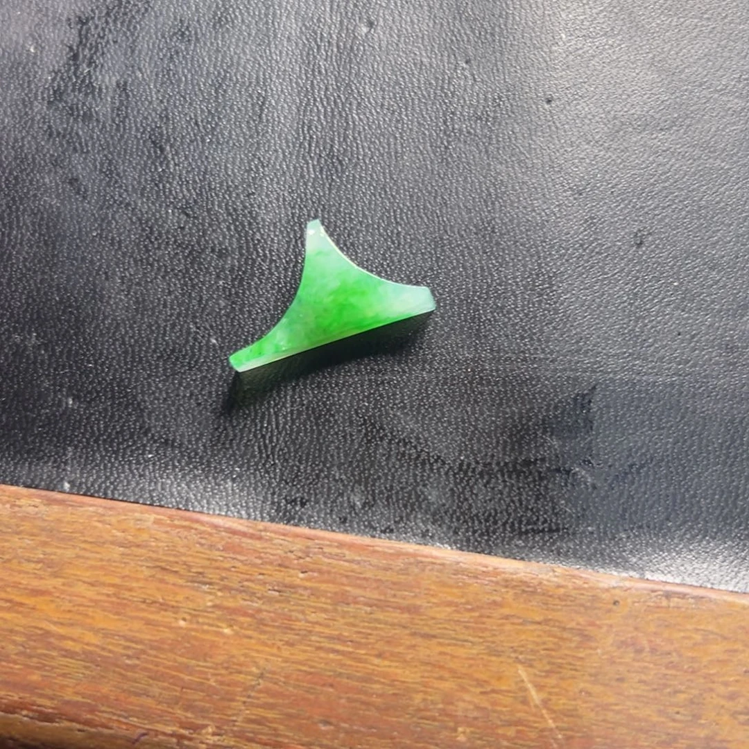 ？***？定制翡翠未镶嵌翠绿