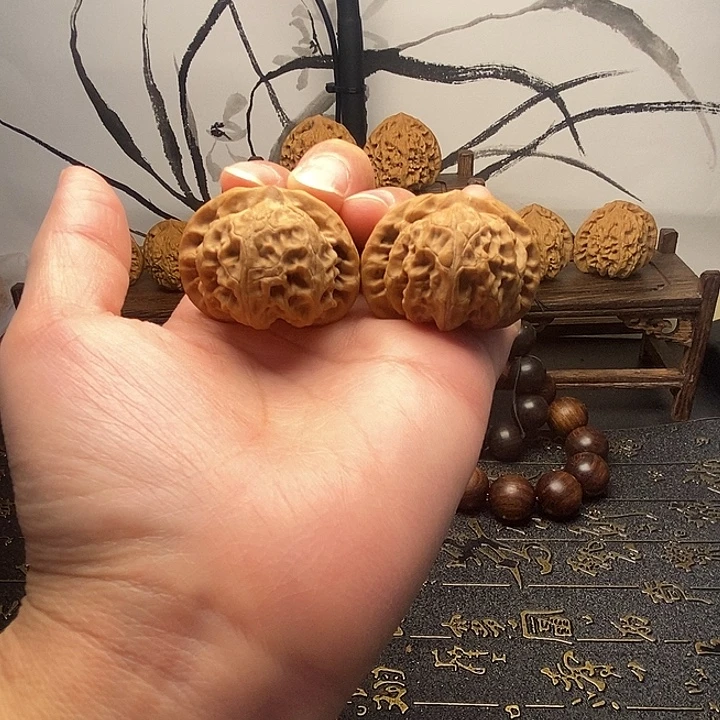 文玩核桃把件宫灯