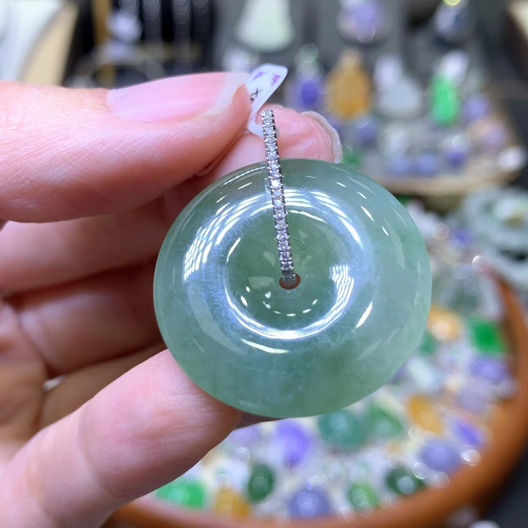 【闪购商品】翡翠颈饰18K金镶嵌翡翠吊坠项链