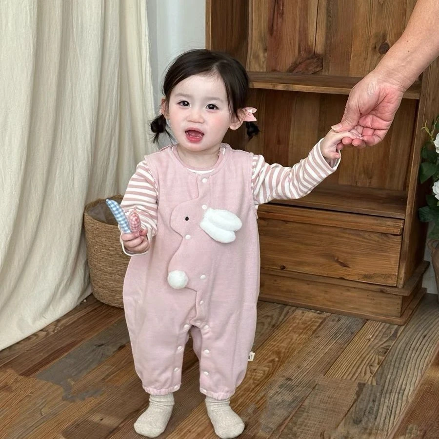 婴儿衣服2025年新款秋装连体衣背带裤套装小月龄女宝宝卡通两件套