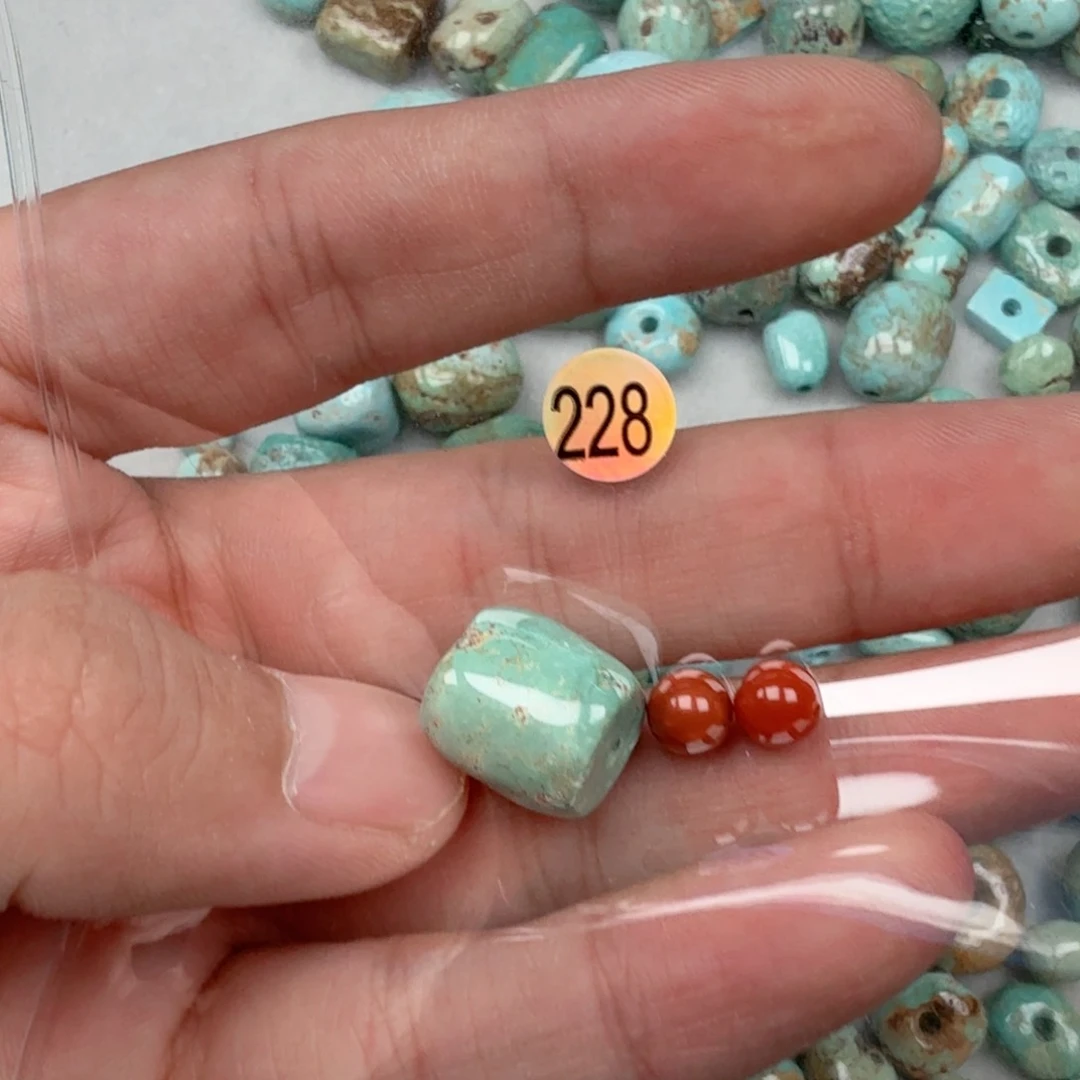 南红玛瑙未镶嵌珠宝奇石