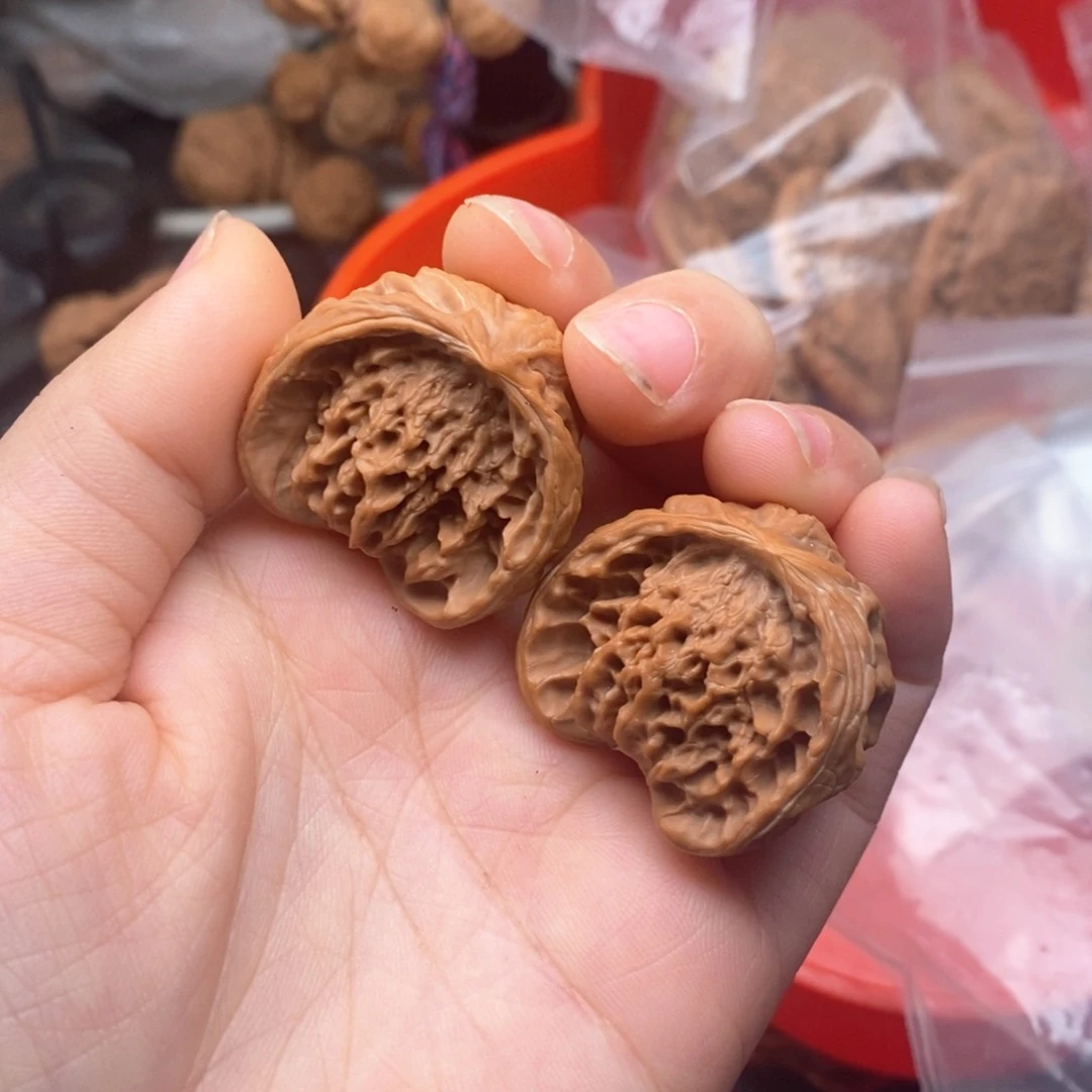 文玩核桃吊坠蛇头