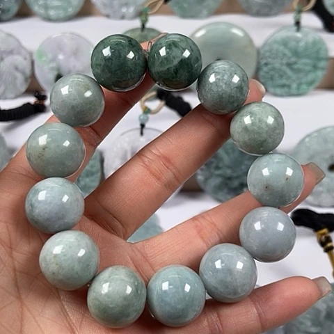 翡翠颈饰未镶嵌微瑕福利