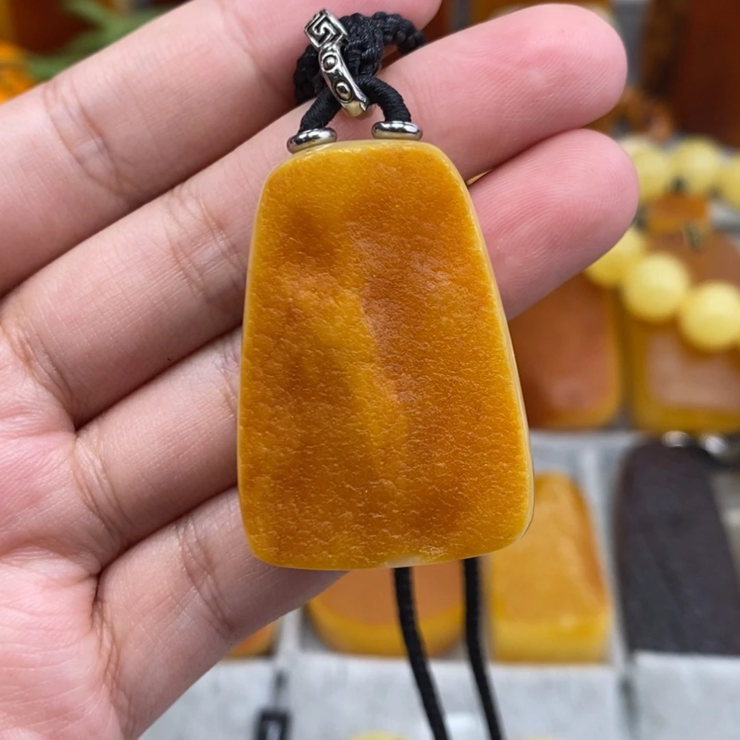 琥珀吊坠(赠链)未镶嵌