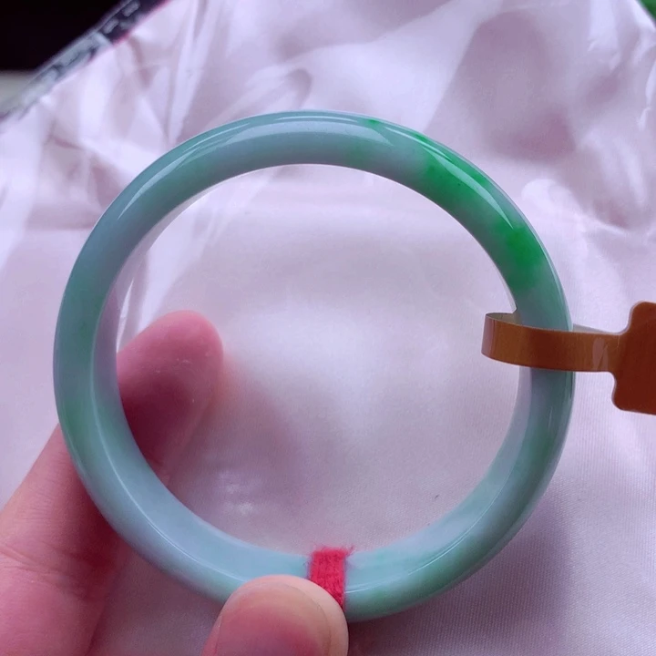 翡翠未镶嵌手镯翡翠