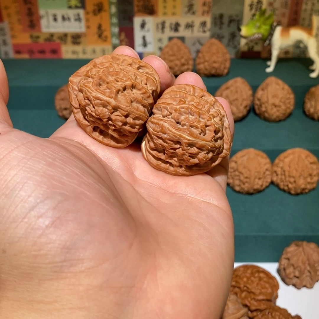 清***到文玩核桃把件40三角白