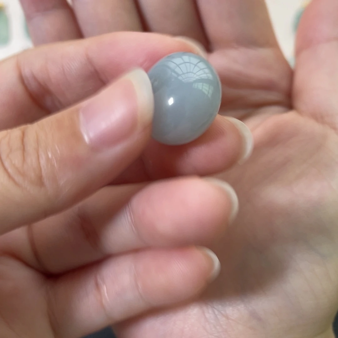 翡翠未镶嵌颈饰胖扣子